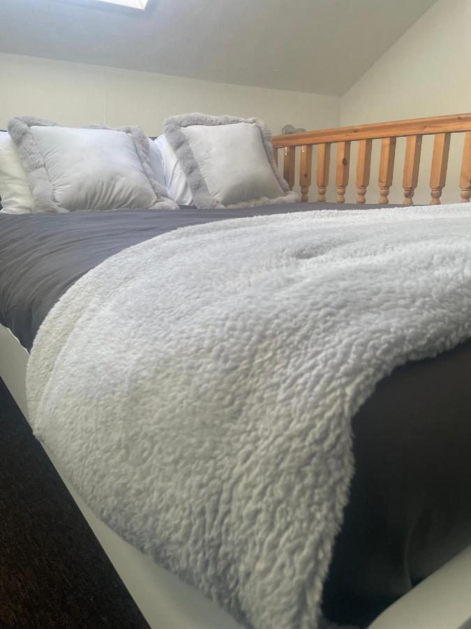 Home Sweet Home In Rg1 With Free Parking Reading Extérieur photo