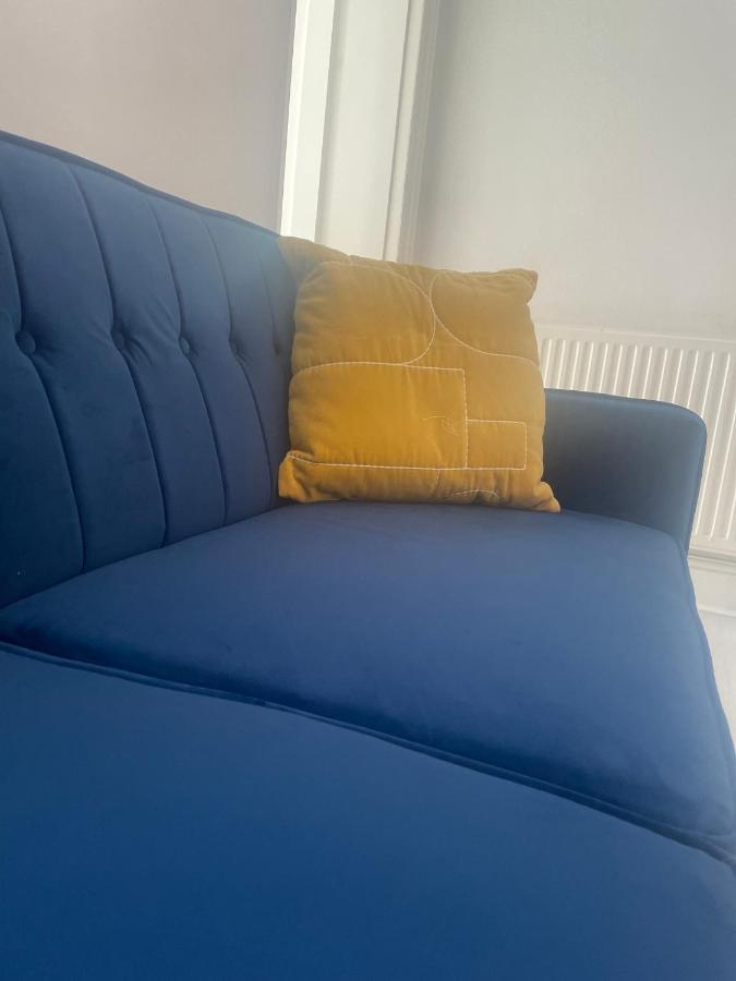 Home Sweet Home In Rg1 With Free Parking Reading Extérieur photo