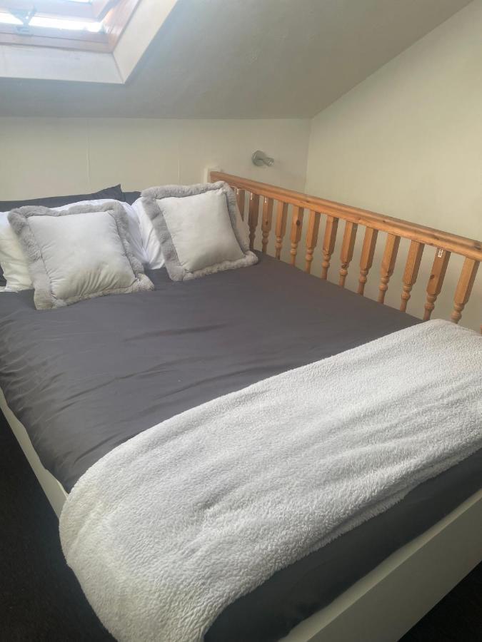 Home Sweet Home In Rg1 With Free Parking Reading Extérieur photo