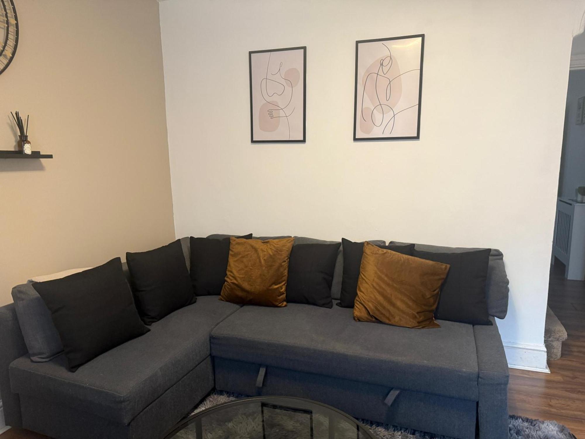 Home Sweet Home In Rg1 With Free Parking Reading Extérieur photo